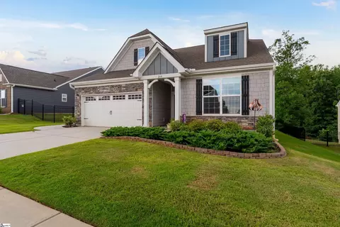 264 Double Crest Dr, Taylors, SC 29687