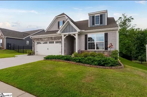 264 Double Crest Dr, Taylors, SC 29687
