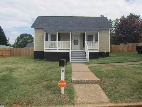 9 G St, Inman, SC 29349