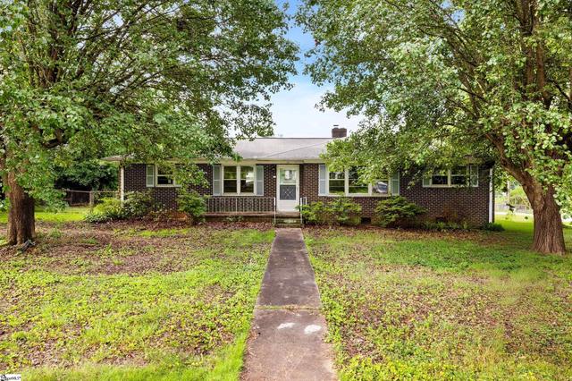 11 Picadilly St, Taylors, SC 29687