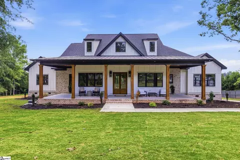 118 Crown Oak Ct, Spartanburg, SC 29301