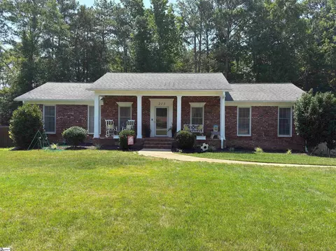 213 Briarwood Dr, Belton, SC 29627
