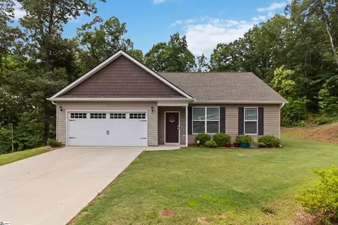 136 N Forest Cir, Marietta, SC 29661