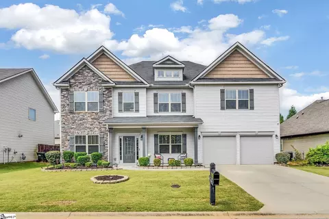 3 Dunsborough Dr, Simpsonville, SC 29680