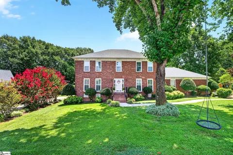 402 Eastcrest Dr, Simpsonville, SC 29681