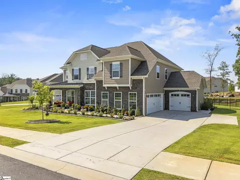 208 Isleview Pl, Greer, SC 29651