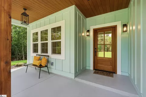 Exterior - 406 Point Rd, Westminster, SC 29693 photo 5 of 9