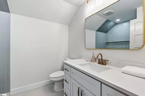 Bath - 406 Point Rd, Westminster, SC 29693 photo 6 of 7