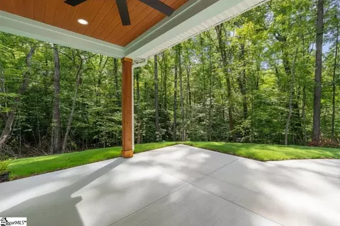 Exterior - 406 Point Rd, Westminster, SC 29693 photo 7 of 9