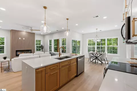 Kitchen - 406 Point Rd, Westminster, SC 29693 photo 5 of 5