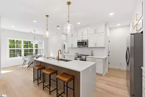 Kitchen - 406 Point Rd, Westminster, SC 29693 photo 2 of 5