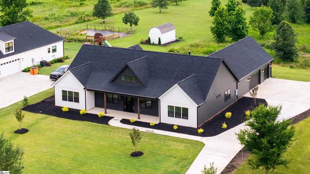3392 Fairview Rd, Fountain Inn, SC 29644