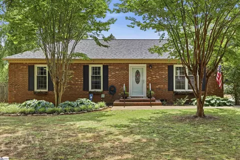54 Blacks Dr, Greenville, SC 29615