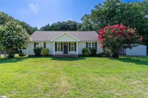 351 Knickerbocker Estate Dr, Fountain Inn, SC 29644