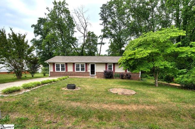 216 Pinefield Dr, Greenville, SC 29605