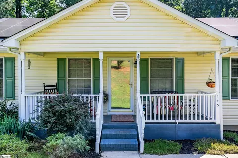 145 Austin Place Dr, Boiling Springs, SC 29316