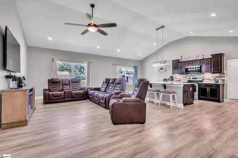 488 Pearson Rd, Greer, SC 29651 photo 4