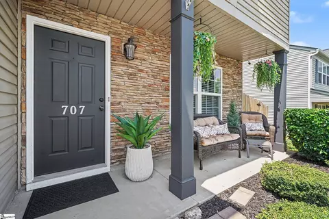 Exterior - 707 Markham Cir, Moore, SC 29369 photo 5 of 7