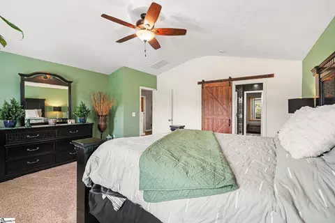 Bedroom - 707 Markham Cir, Moore, SC 29369 photo 1 of 5