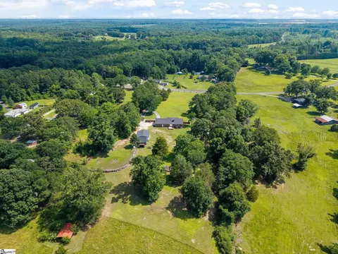 View/Area - 623 W Ridgeway Dr, Honea Path, SC 29654 photo 2 of 6