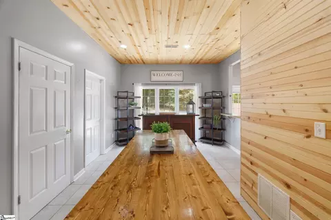 Entry Way - 623 W Ridgeway Dr, Honea Path, SC 29654 photo 4 of 8