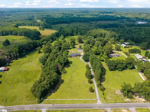 View/Area - 623 W Ridgeway Dr, Honea Path, SC 29654 photo 4 of 6