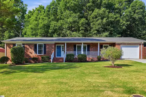 423 Indian Trl, Taylors, SC 29687