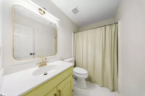 Bath - 414 Phillips Ln, Greer, SC 29650 photo 4 of 4