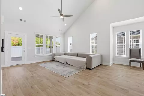 Living - 110 Doya Ct, Central, SC 29630 photo 2 of 5