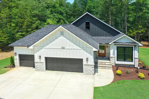 719 Pinson Farm Rd, Belton, SC 29627