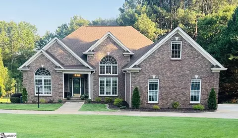 6 Lanshore Ct, Taylors, SC 29687