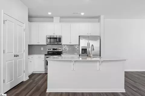 299 E Compass Way, Easley, SC 29640 photo 3