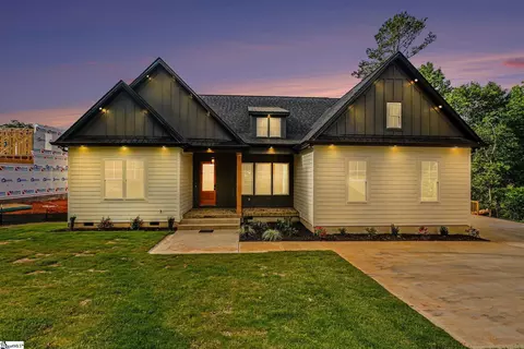 197 Old Farrs Bridge Rd, Greenville, SC 29611