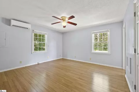Bedroom - 721 Latham Rd, Easley, SC 29640 photo 3 of 4