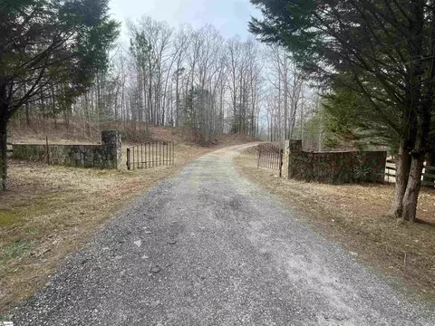 120 Lonesome Valley Rd, Westminster, SC 29693