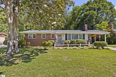 113 Forestdale Dr, Taylors, SC 29687