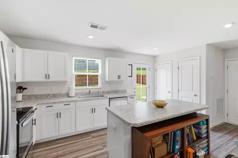 275 Ralston Rd, Greer, SC 29651 photo 6