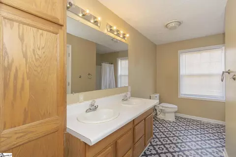 Bath - 107 Brookside Cir, Honea Path, SC 29654 photo 1 of 5