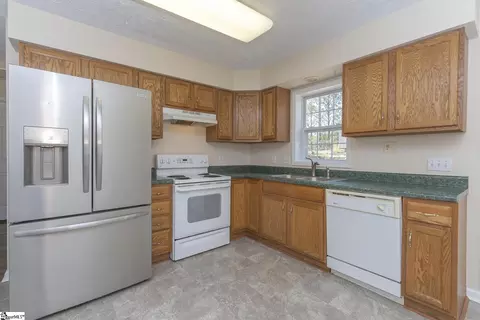 Kitchen - 107 Brookside Cir, Honea Path, SC 29654 photo 2 of 4