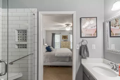 Bath - 10 Woodway Dr, Greer, SC 29651 photo 4 of 4