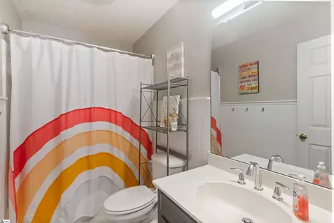 Bath - 10 Woodway Dr, Greer, SC 29651 photo 2 of 4