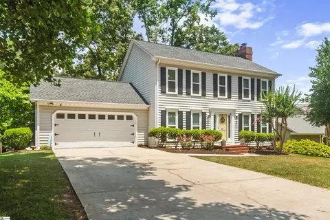 Exterior - 10 Woodway Dr, Greer, SC 29651 photo 2 of 7