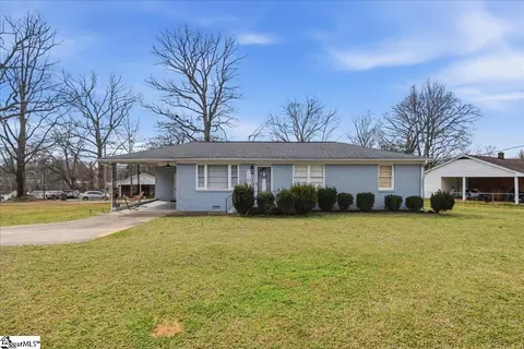 22 Ray St, Greenville, SC 29611
