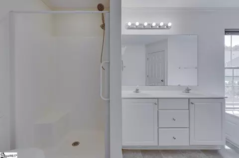 Bath - 1010 Meehan Way, Pendleton, SC 29670 photo 2 of 4