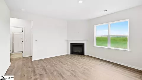 Living - 2160 Springview Ct, Boiling Springs, SC 29316 photo 2 of 3