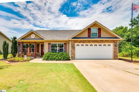 837 Dove Creek Ct, Boiling Springs, SC 29316