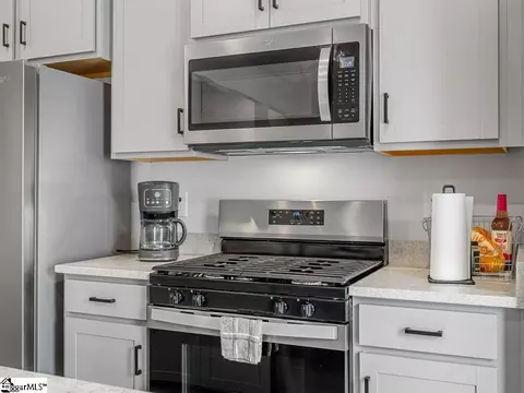 Kitchen - 1215 Cherry Orchard Rd, Moore, SC 29369 photo 4 of 4
