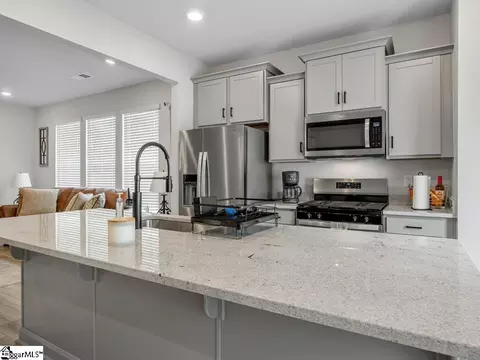 Kitchen - 1215 Cherry Orchard Rd, Moore, SC 29369 photo 3 of 4