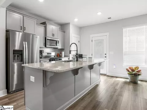 Kitchen - 1215 Cherry Orchard Rd, Moore, SC 29369 photo 2 of 4