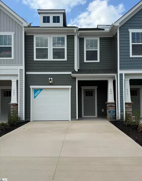 609 E Norvell Ct, Spartanburg, SC 29307